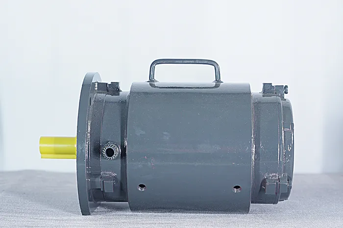 Специализированный электродвигатель с водяным охлаждением (6)